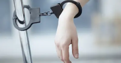 Truy tố vắng mặt nữ giám đốc ngân hàng đang bị truy nã bỏ trốn ra nước ngoài