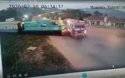 Uganda: Tàu hỏa đâm xe buýt chở học sinh, một giáo viên tử vong