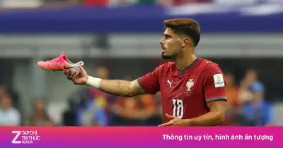 Vì sao cầu thủ khoét gót giày? Hội chứng Haglund và giải pháp giảm đau