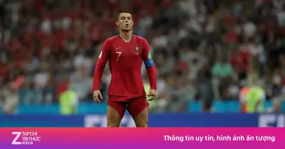 Vì sao Ronaldo và các cầu thủ hay vén quần khi đá phạt?