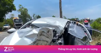 Vụ ôtô tông gốc cây ở Huế: Tài xế 21 tuổi tử nạn