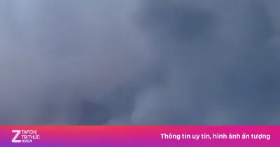 Video biển lửa vây kín nhà máy Trung Quốc, lính cứu hỏa phun nước cứu người