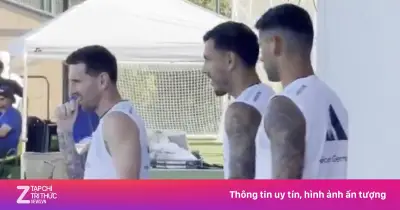 Video: Khoảnh khắc Messi được đồng đội theo sát gây chú ý