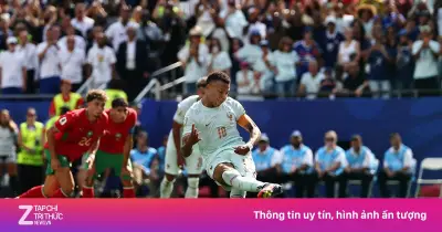 Video Mbappe sút hỏng phạt đền trước Morocco