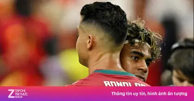 Video Yamal ôm lấy Ronaldo gây xúc động mạnh