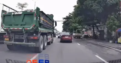 Xe ben chuyển hướng bất ngờ gây tai nạn liên hoàn trên đường Nguyễn Văn Linh