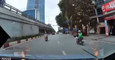 Xe điện lùi ẩu gây tai nạn trên đường Nguyễn Chí Thanh