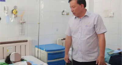 Xe khách lao vào lan can bốc cháy trên Quốc lộ 1, 7 người chết