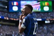 16.000 người Pháp ký đơn xin Mbappe tha thứ