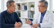 3 xét nghiệm tầm soát ung thư quan trọng cho nam giới trung niên