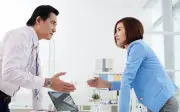 4 lỗi giao tiếp của người EQ thấp khiến ai cũng xa lánh