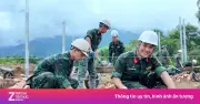 48 học viên Học viện Hậu cần gác đồ án tốt nghiệp lên vùng lũ dựng nhà cho dân