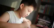 5 dấu hiệu trẻ tiểu học có nội lực học tập bền vững, không phải học giỏi ảo