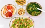5 mâm cơm gia đình ngon bổ rẻ, không thể thiếu trái cây