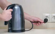 5 mẹo dùng ấm đun nước siêu tốc bền, an toàn, tránh cháy nổ