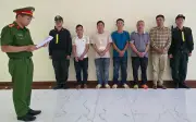6 đối tượng bị khởi tố vì đổ gần 800 tấn chất thải xây dựng trái phép