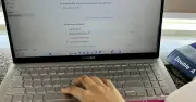 AI hỗ trợ soạn thảo văn bản nhưng không thay thế được giao tiếp trực tiếp