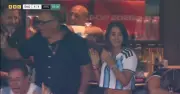 Antonela Roccuzzo bật khóc khi Messi kiến tạo giúp Argentina thắng ngược Anh