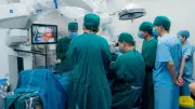 Bé gái 20 tháng tuổi bị điếc bẩm sinh được cấy ốc tai điện tử thành công