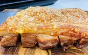 Bí quyết làm heo quay bì giòn rụm: 2 bước quan trọng không thể bỏ qua