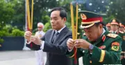Bí thư Trần Lưu Quang dâng hương tri ân anh hùng liệt sĩ tại TP.HCM