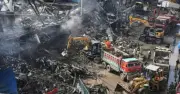Bé trai 11 tuổi hầu tòa vì nghịch diêm gây cháy trung tâm thương mại ở Pakistan khiến 72 người chết