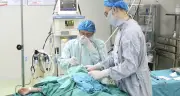 Bé trai hóc xương cá suýt mất mạng vì mẹo dân gian
