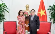 Bộ trưởng Ngoại giao Lê Hoài Trung tiếp Bộ trưởng Australia Anne Aly