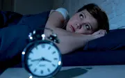 Bác sĩ giấc ngủ: Thức dậy nửa đêm mấy lần là bình thường?