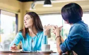 Bài học 'gần quá hóa hèn': Yêu thương nhưng đừng đánh mất bản thân