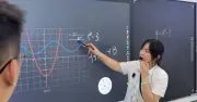 Bảng thông minh AI iFLYTEK: Lớp học tương lai giữa lòng Trung Quốc
