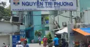 Bệnh viện Nguyễn Tri Phương điều chuyển bảo vệ vì thái độ với bệnh nhân