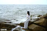 Bão số 1 mạnh lên, du khách đi biển leo núi cân nhắc hoãn chuyến