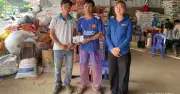 Báo Thanh Niên trao 40 triệu đồng hỗ trợ gia đình nạn nhân lũ quét Lai Châu