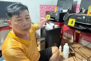 Bắt nhóm làm vé số giả lừa đổi thưởng ở TPHCM