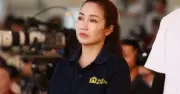 Ốc Thanh Vân khóc nghẹn khi thấy bà nội 70 tuổi nuôi ba cháu trong căn nhà dột