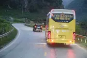 Cục CSGT đề xuất bỏ quy định cho mượn làn ngược chiều để vượt xe