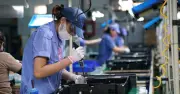 Chờ các cực tăng trưởng bứt tốc để kéo tăng trưởng 6 tháng cuối năm