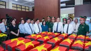 Chủ tịch Quốc hội dâng hương tưởng niệm liệt sĩ tại TP.HCM