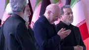 Chủ tịch Quốc hội Iran khóc trước linh cữu lãnh tụ Khamenei