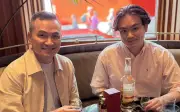 Chi Bảo cùng gia đình thăm con trai riêng tại Anh, Gia Cát tốt nghiệp thạc sĩ