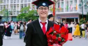 Chọn học y vì gần nhà, 6 năm sau nam sinh tốt nghiệp thủ khoa toàn trường