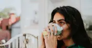 Cholesterol dư thừa 'rất sợ' loại đồ uống này: Nhiều người uống hằng ngày