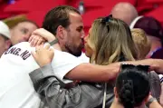 Chuyện tình 20 năm như mơ của Harry Kane và bạn gái thời thơ ấu