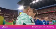 Cái ôm xúc động của Ronaldo và Modric gây bão mạng xã hội