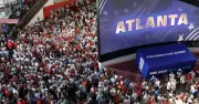Cơn sốt vòng tay charm miễn phí tại World Cup 2026 gây sốt toàn cầu