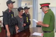 Cản trở doanh nghiệp khai thác cát cho dự án trọng điểm: 2 người bị khởi tố