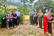 Công an xã Pà Cò góp lương đưa nước sạch về bản Thung Mặn