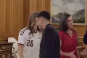 Công chúa Leonor nhắc Ferran Torres cạo đầu sau chức vô địch World Cup 2026