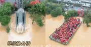 Cầu phao cứu hộ chở 500 người giải cứu 12.000 giáo viên học sinh Quý Cảng